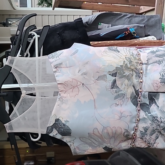 14 Dress - Picture 3 of 4